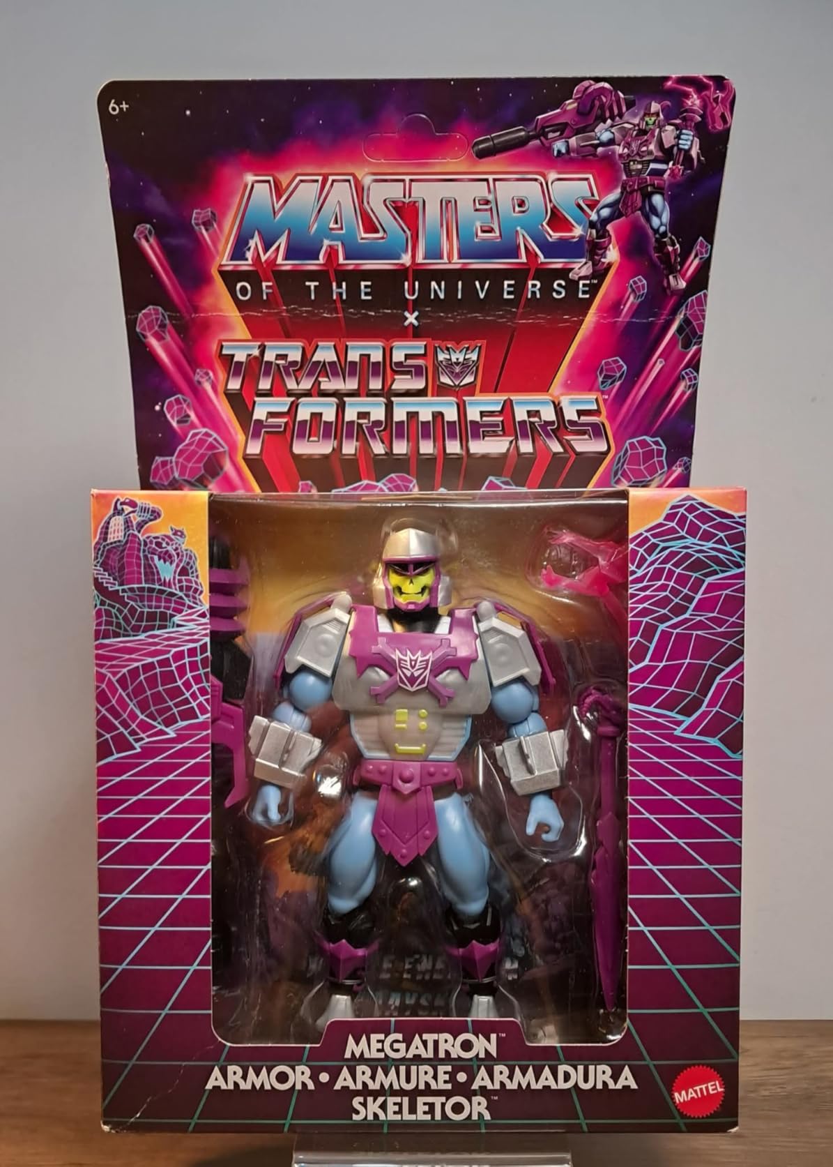 Mega Crossover in der Vitrine