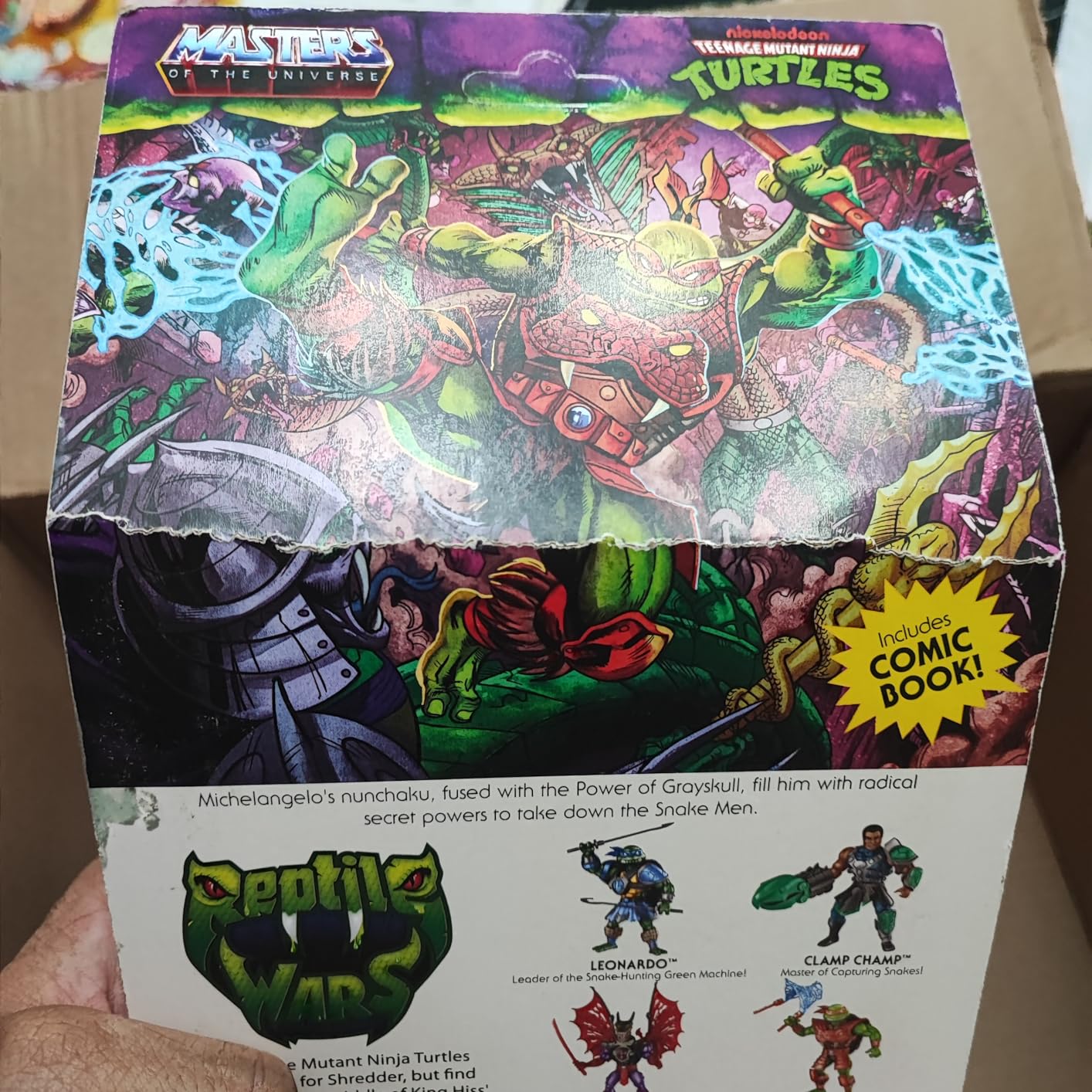 Mega Crossover in der Vitrine