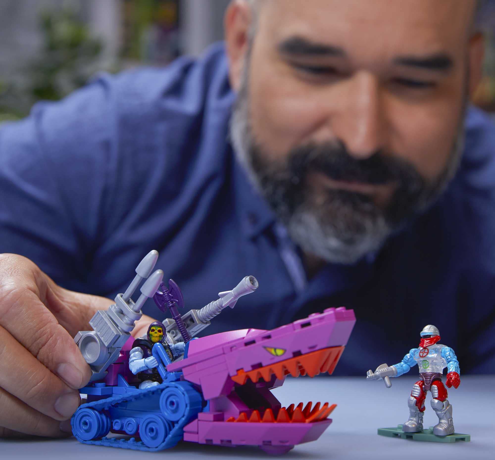 mega-construx-masters-of-the-universe-land-shark-kampfwagen-178-teile image 2