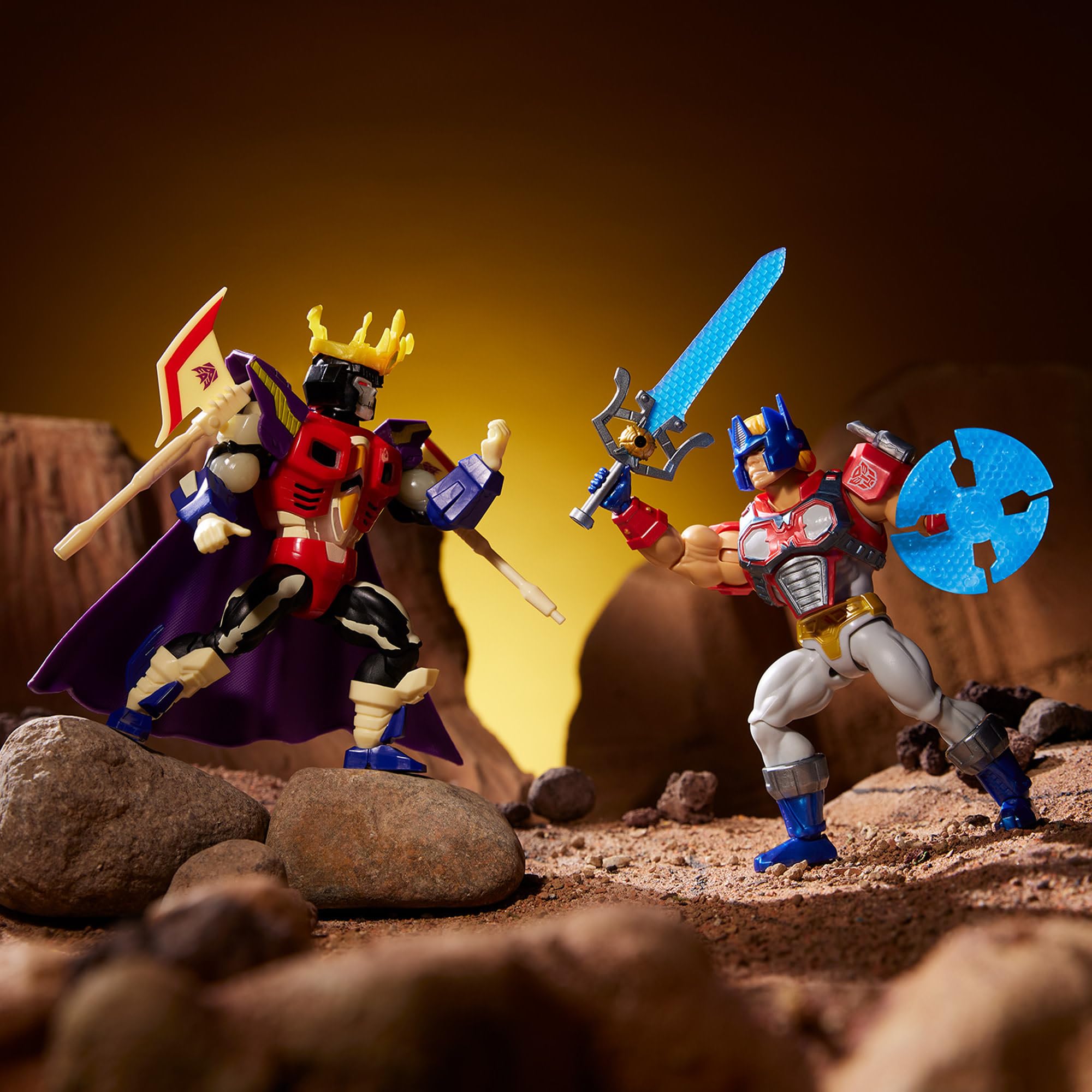 masters-of-the-universe-origins-transformers-optimus-prime-armor-he-man-14-cm image 5