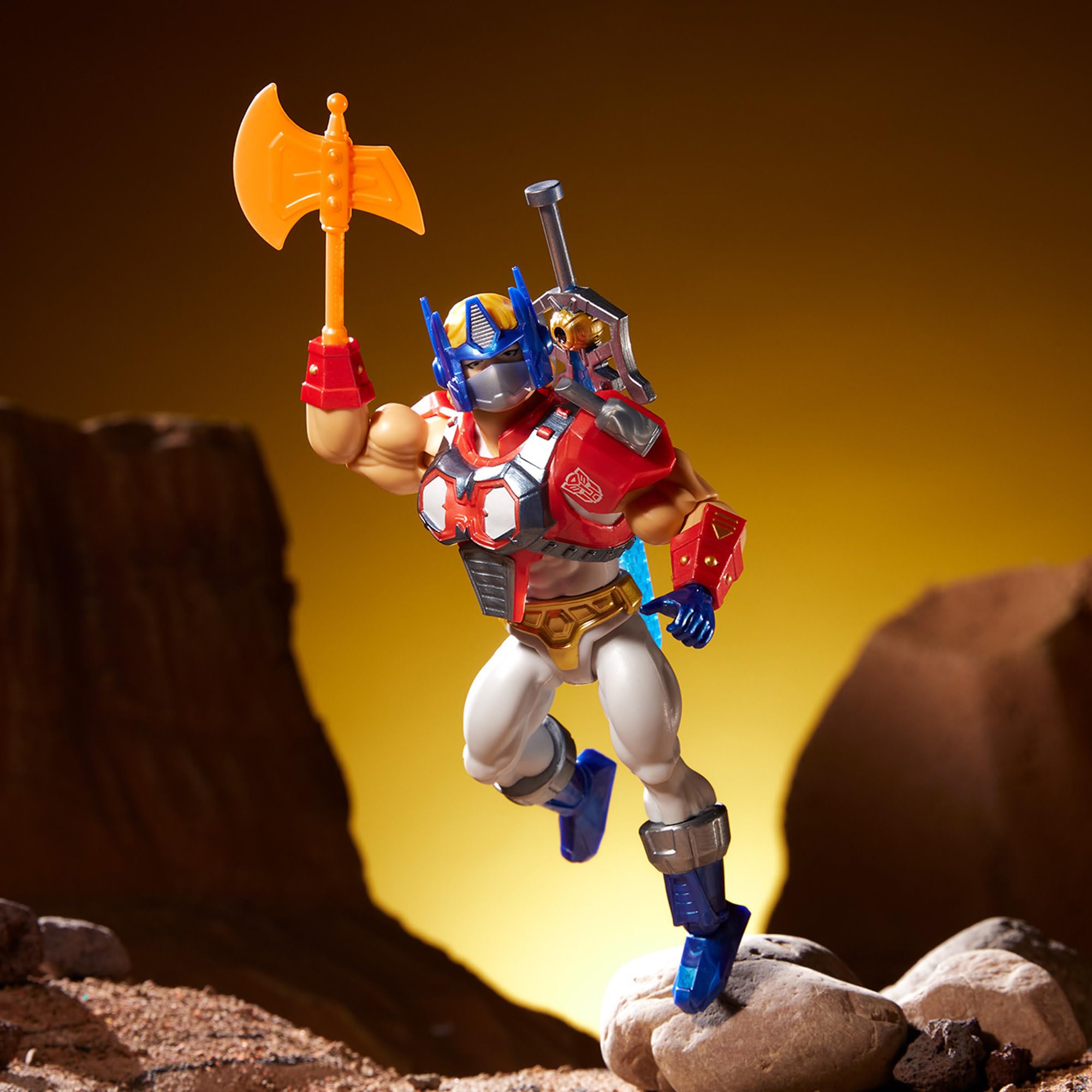 masters-of-the-universe-origins-transformers-optimus-prime-armor-he-man-14-cm image 4